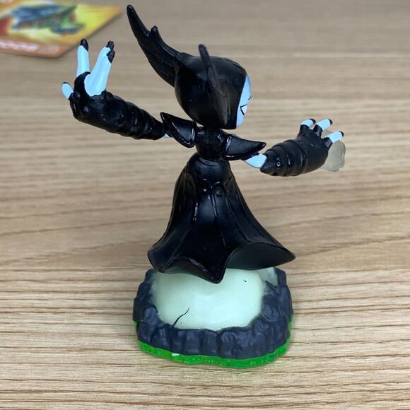 Skylanders Lot of 3 Hex , Boomer and Crusher Figures and Matching Cards - Picture 7 of 11